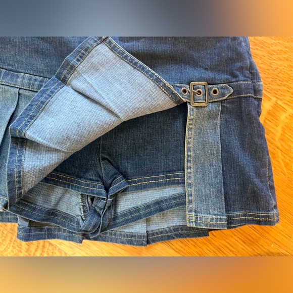 NWT BDG Shaina Belted Pleated Denim Micro Mini Skort - Tinted Dark Denim - S - Picture 6 of 8